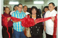 (Front) Mario Jiz, president of Philexport Region 6-A; Manuel Mejorada, provincial administrator; Norma Lao, Philexport national trustee and Dominic Abad, DTI regional director. (Back) Noe Gumayao, Philexport Region 6-A past president and Atty. Giovanni Miraflores, representative of Mayor Jerry Treñas.