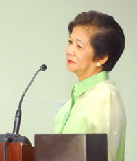 Ex-officio Board Member Cecilia Colada gestures after delivering her privilege speech in yesterday's session of the Sangguniang Panlalawigan.