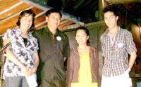 The writer with judges Tootsie Casio and Cindy Arcangeles and Category B first runner-up Francis Balasa.
