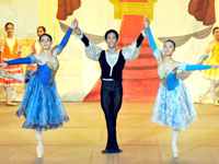 Isabel Gonzalez, Lester Reguindin and Catherine Alianza.
